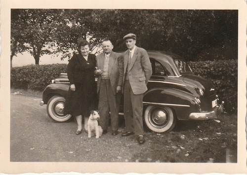 Vintage foto familie mit hund - foto,